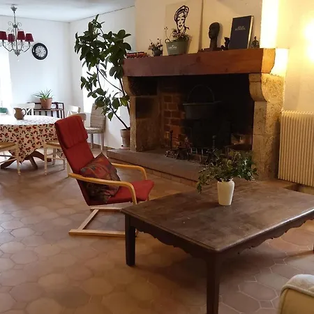 La Maison Sous Les Etoiles شقة